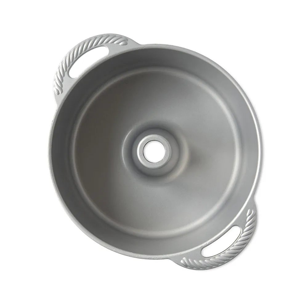 Classic Cast Pound Cake and Angelfood Pan